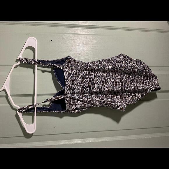 Nip Tuck Swimsuit  Navy with Pink patternOne Piece Size 4 - Picture 5 of 13